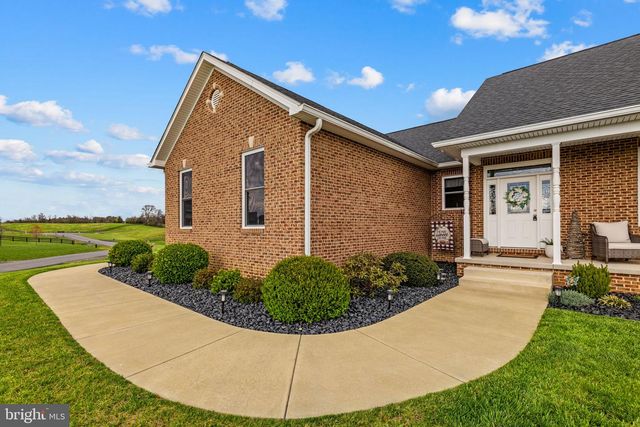 100 POMME CIR, Stephens City, VA 22655
