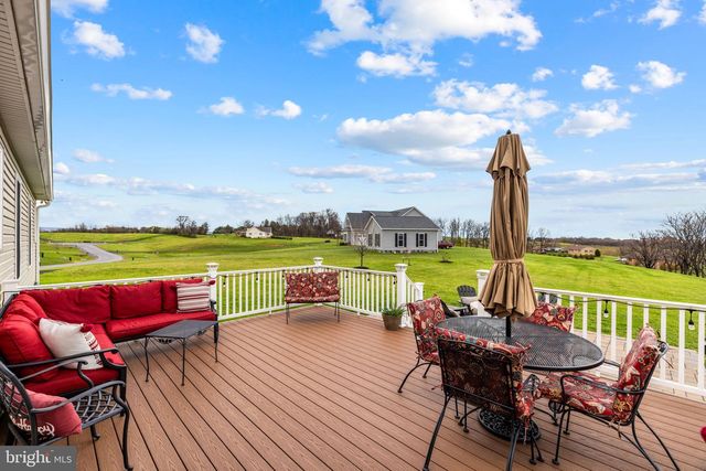 100 POMME CIR, Stephens City, VA 22655