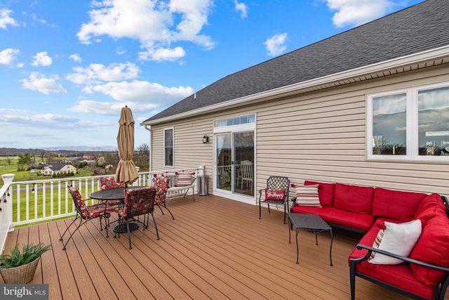 100 POMME CIR, Stephens City, VA 22655