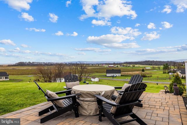 100 POMME CIR, Stephens City, VA 22655