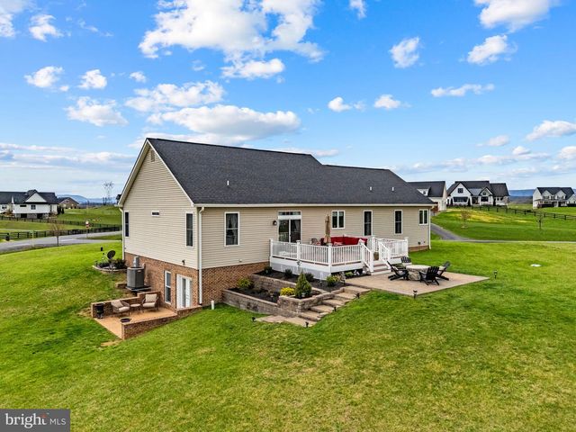100 POMME CIR, Stephens City, VA 22655