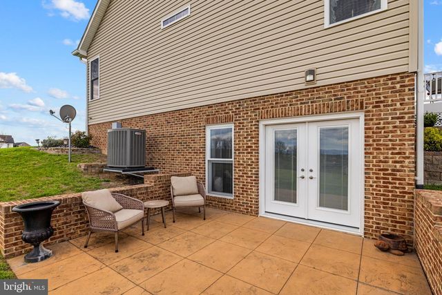 100 POMME CIR, Stephens City, VA 22655