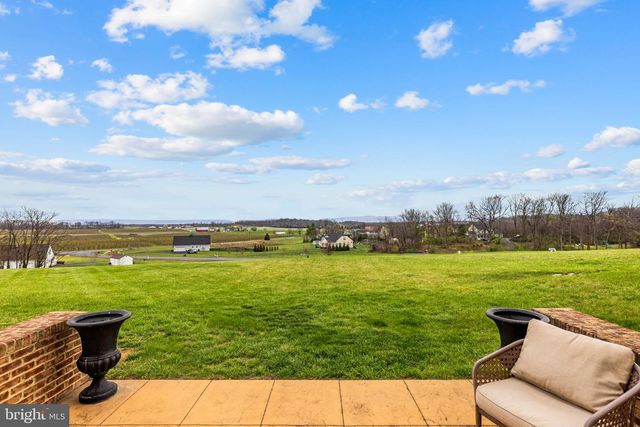 100 POMME CIR, Stephens City, VA 22655