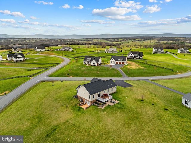 100 POMME CIR, Stephens City, VA 22655