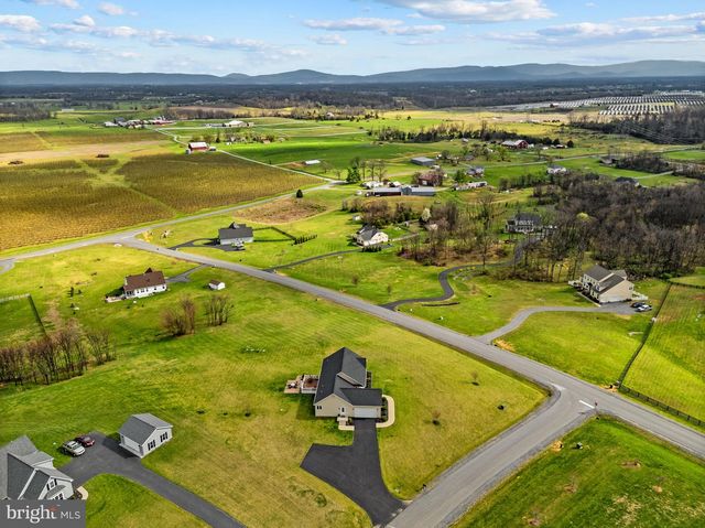 100 POMME CIR, Stephens City, VA 22655