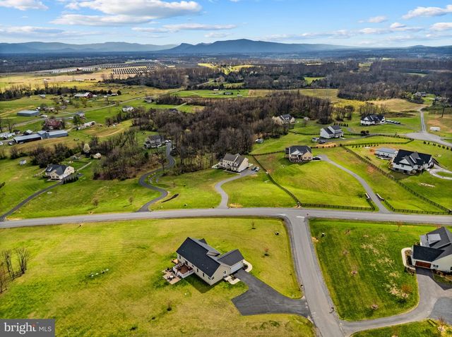 100 POMME CIR, Stephens City, VA 22655