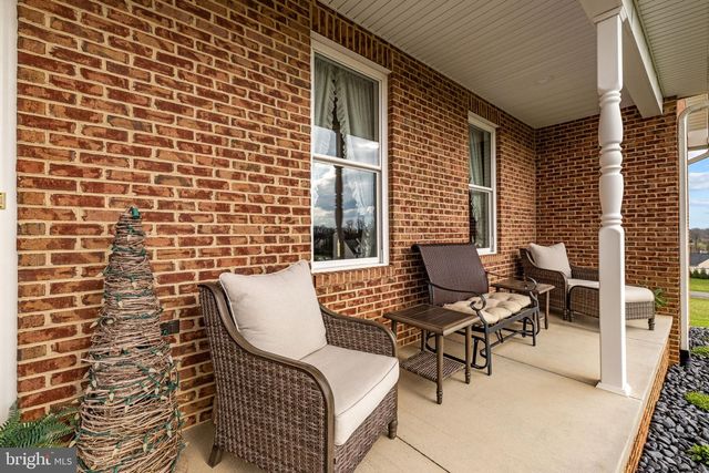 100 POMME CIR, Stephens City, VA 22655