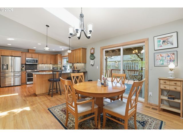 365 Se 7TH Way, Canby, OR 97013