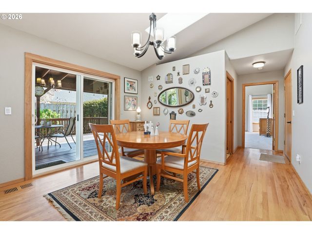 365 Se 7TH Way, Canby, OR 97013
