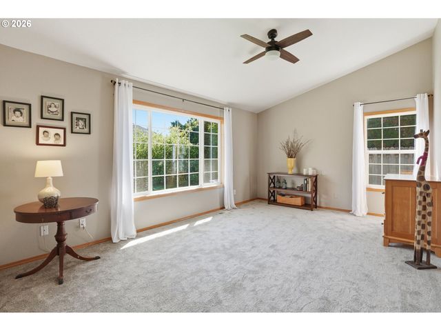 365 Se 7TH Way, Canby, OR 97013