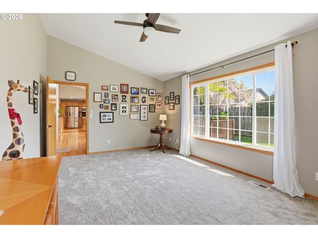 365 Se 7TH Way, Canby, OR 97013
