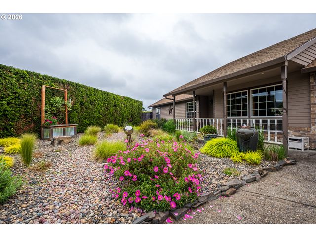 365 Se 7TH Way, Canby, OR 97013