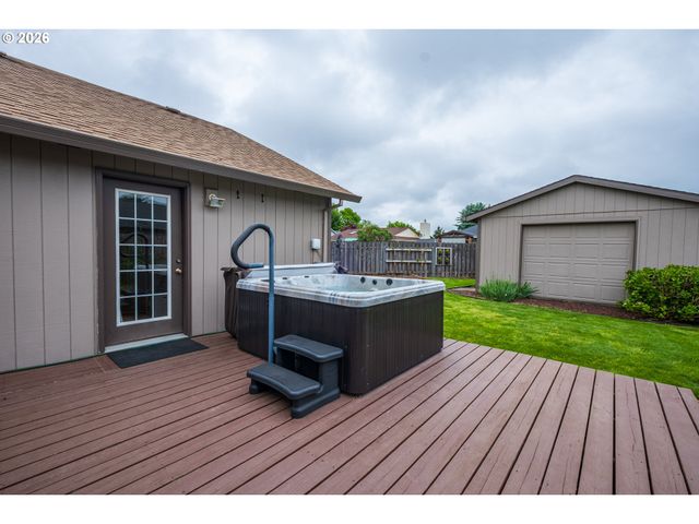 365 Se 7TH Way, Canby, OR 97013