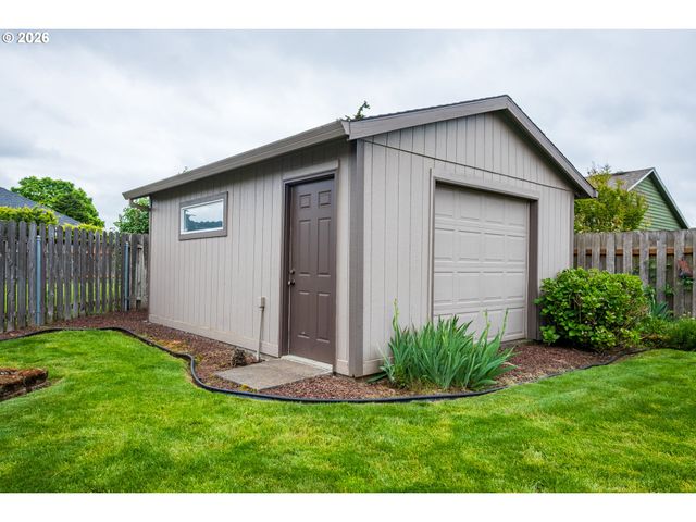 365 Se 7TH Way, Canby, OR 97013