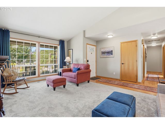 365 Se 7TH Way, Canby, OR 97013