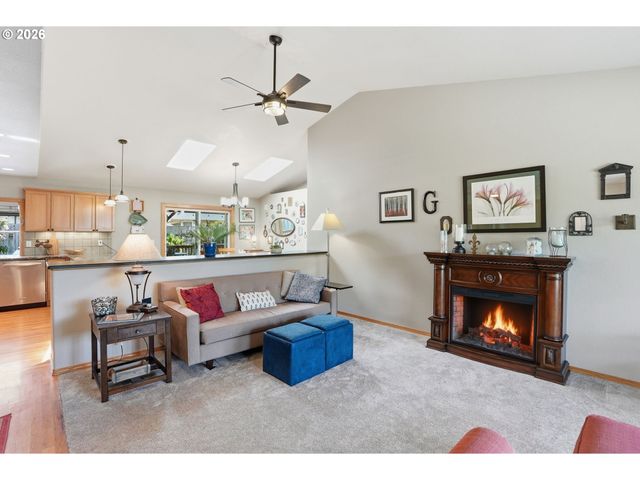365 Se 7TH Way, Canby, OR 97013