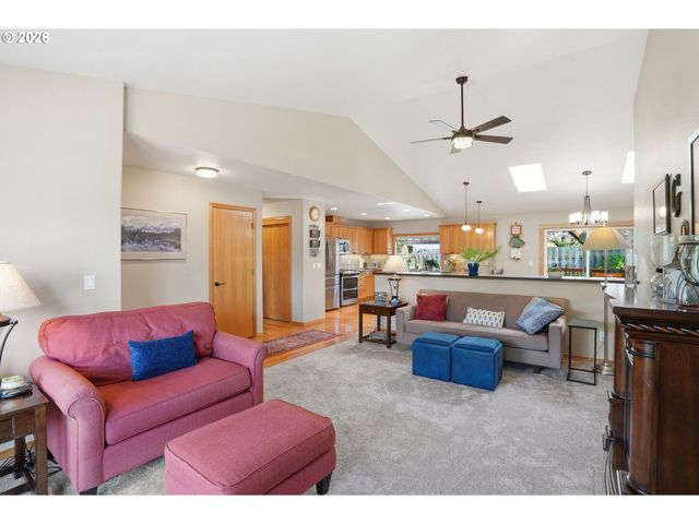 365 Se 7TH Way, Canby, OR 97013