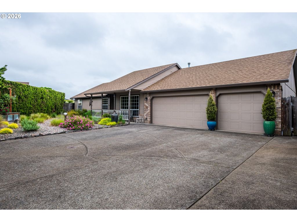 365 Se 7TH Way, Canby, OR 97013