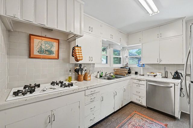 2110 South Boulevard, Houston, TX 77098