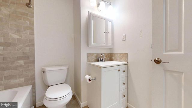 7 PIN OAK TRL, Medford, NJ 08055