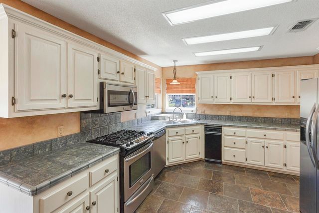 403 Apache Dr, Houma, LA 70360