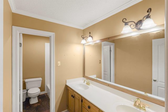 403 Apache Dr, Houma, LA 70360