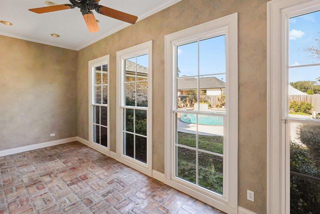 403 Apache Dr, Houma, LA 70360