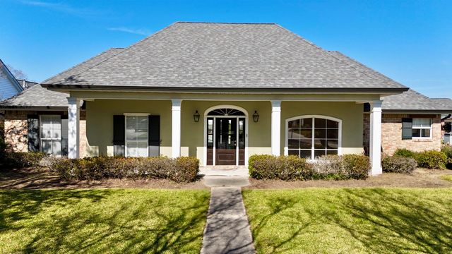 403 Apache Dr, Houma, LA 70360