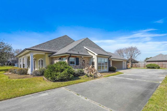 403 Apache Dr, Houma, LA 70360