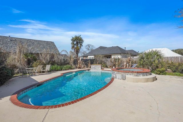 403 Apache Dr, Houma, LA 70360