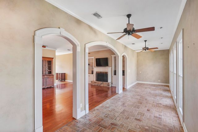 403 Apache Dr, Houma, LA 70360