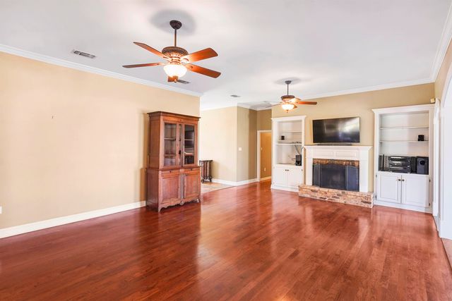 403 Apache Dr, Houma, LA 70360