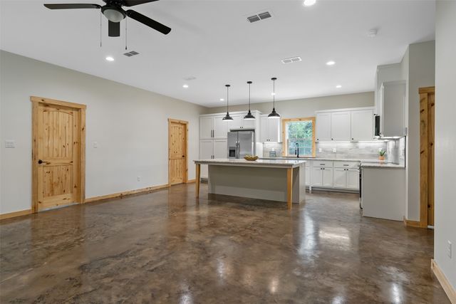 9089 Raspberry Avenue, Frankston, TX 75763