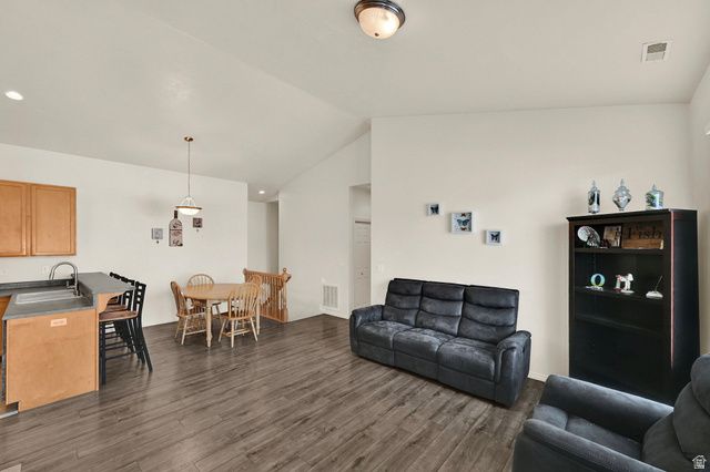 418 N KENT DR, North Salt Lake, UT 84054