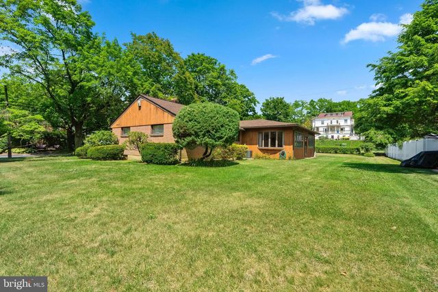 2619 W GREENLEAF ST, Allentown, PA 18104