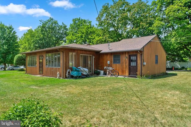2619 W GREENLEAF ST, Allentown, PA 18104
