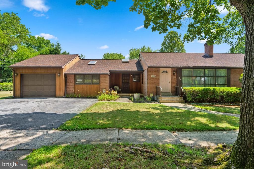 2619 W GREENLEAF ST, Allentown, PA 18104