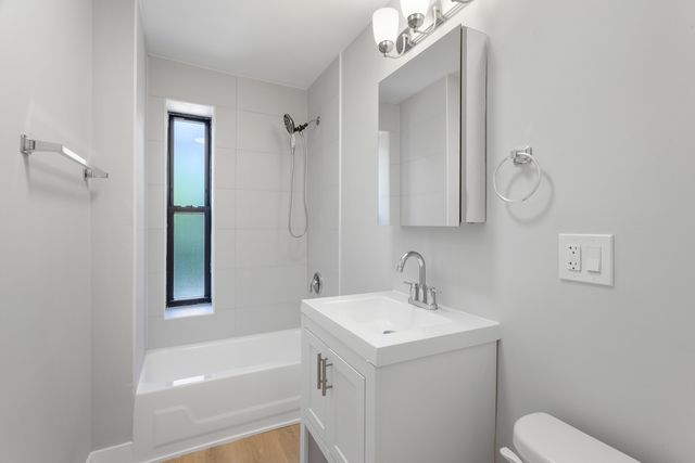 1634 W HOWARD Street 204, Chicago, IL 60626