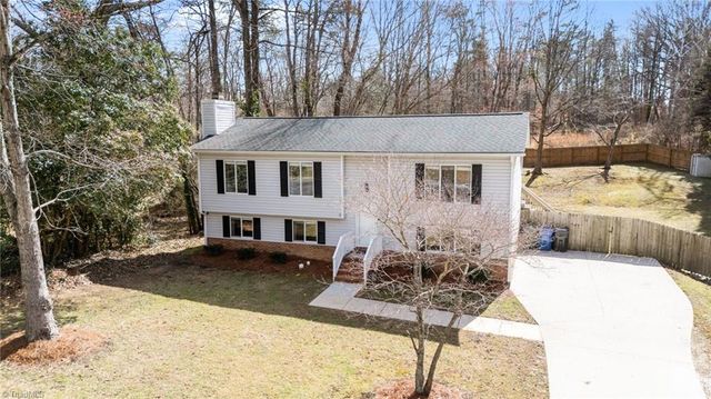 1113 Century Park Avenue, Kernersville, NC 27284