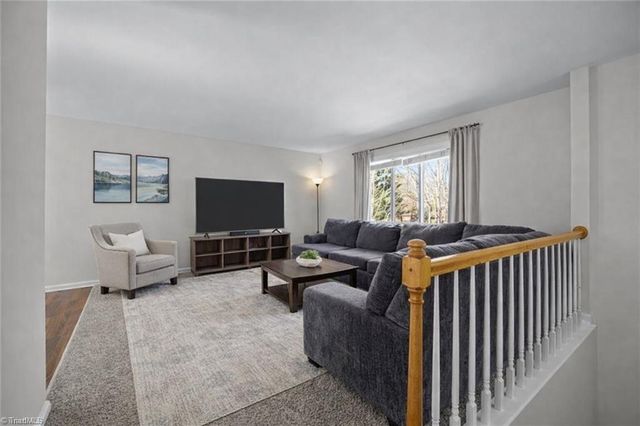 1113 Century Park Avenue, Kernersville, NC 27284