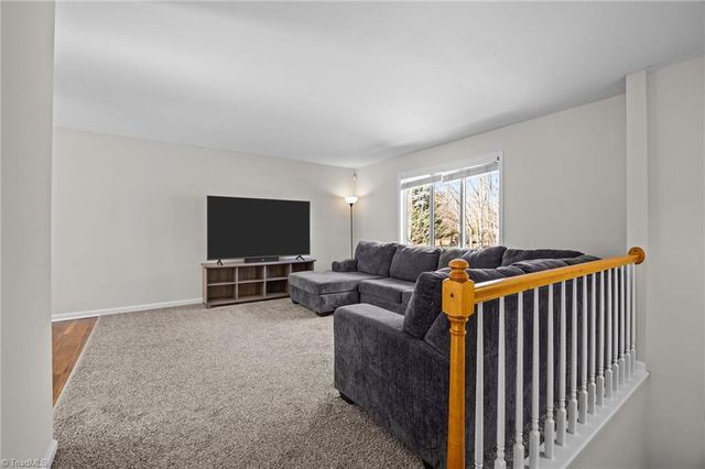 1113 Century Park Avenue, Kernersville, NC 27284