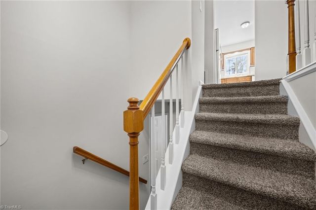 1113 Century Park Avenue, Kernersville, NC 27284