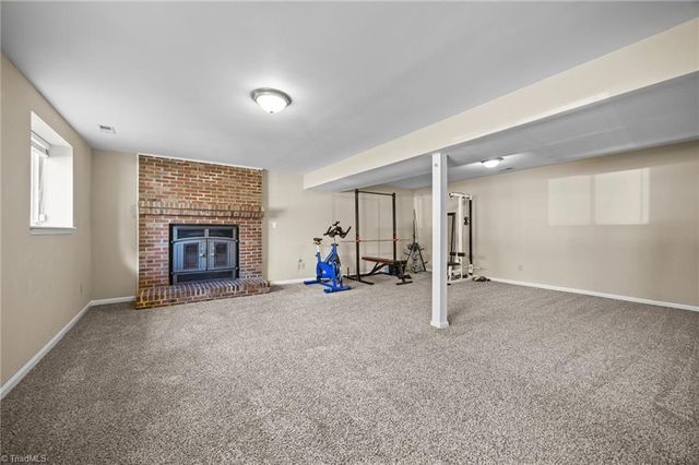 1113 Century Park Avenue, Kernersville, NC 27284