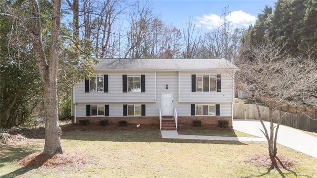 1113 Century Park Avenue, Kernersville, NC 27284
