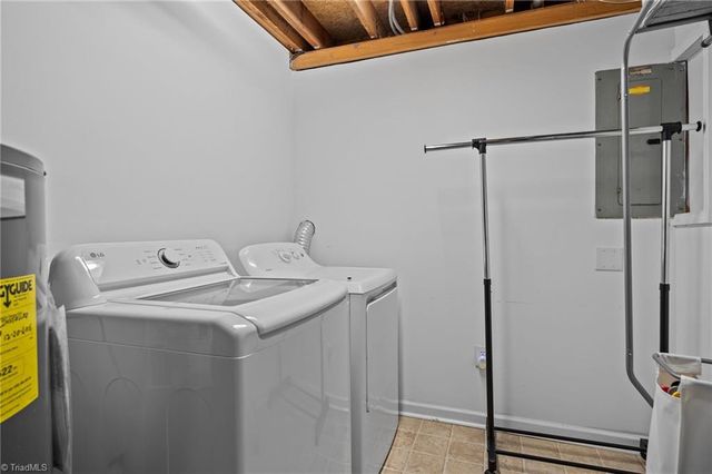 1113 Century Park Avenue, Kernersville, NC 27284