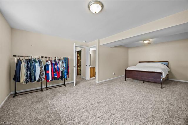 1113 Century Park Avenue, Kernersville, NC 27284