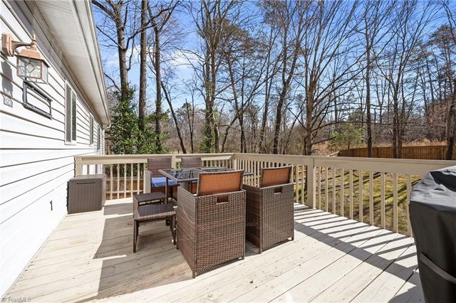 1113 Century Park Avenue, Kernersville, NC 27284