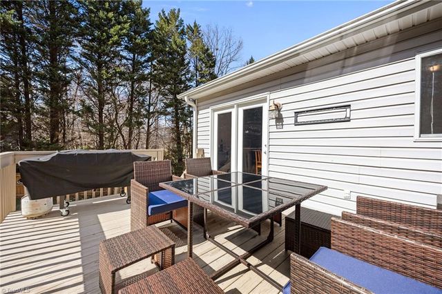 1113 Century Park Avenue, Kernersville, NC 27284