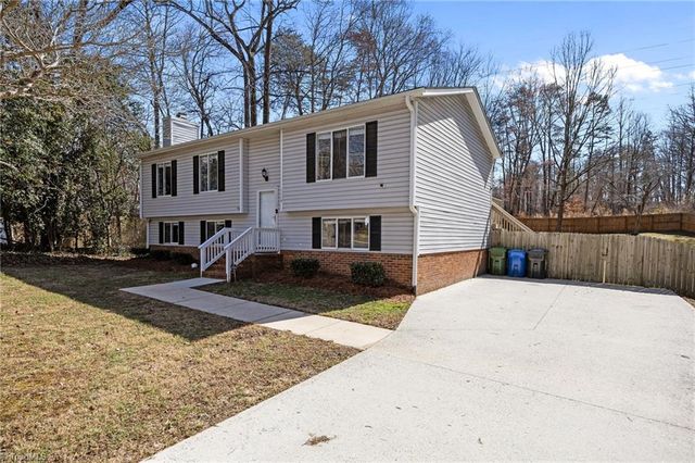 1113 Century Park Avenue, Kernersville, NC 27284