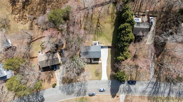 1113 Century Park Avenue, Kernersville, NC 27284